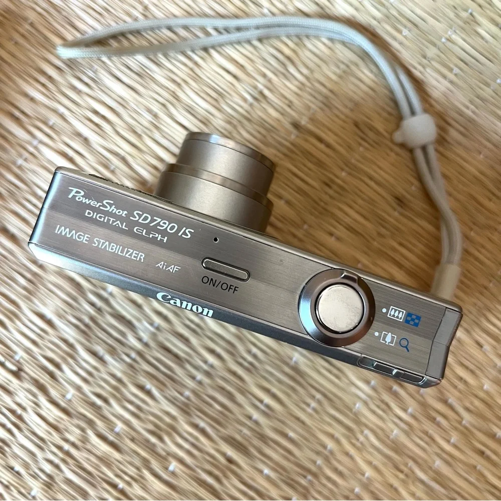 Canon PowerShot SD790 IS 10MP Digital Elph Camera Silver Bundle - Picture 5 of 14